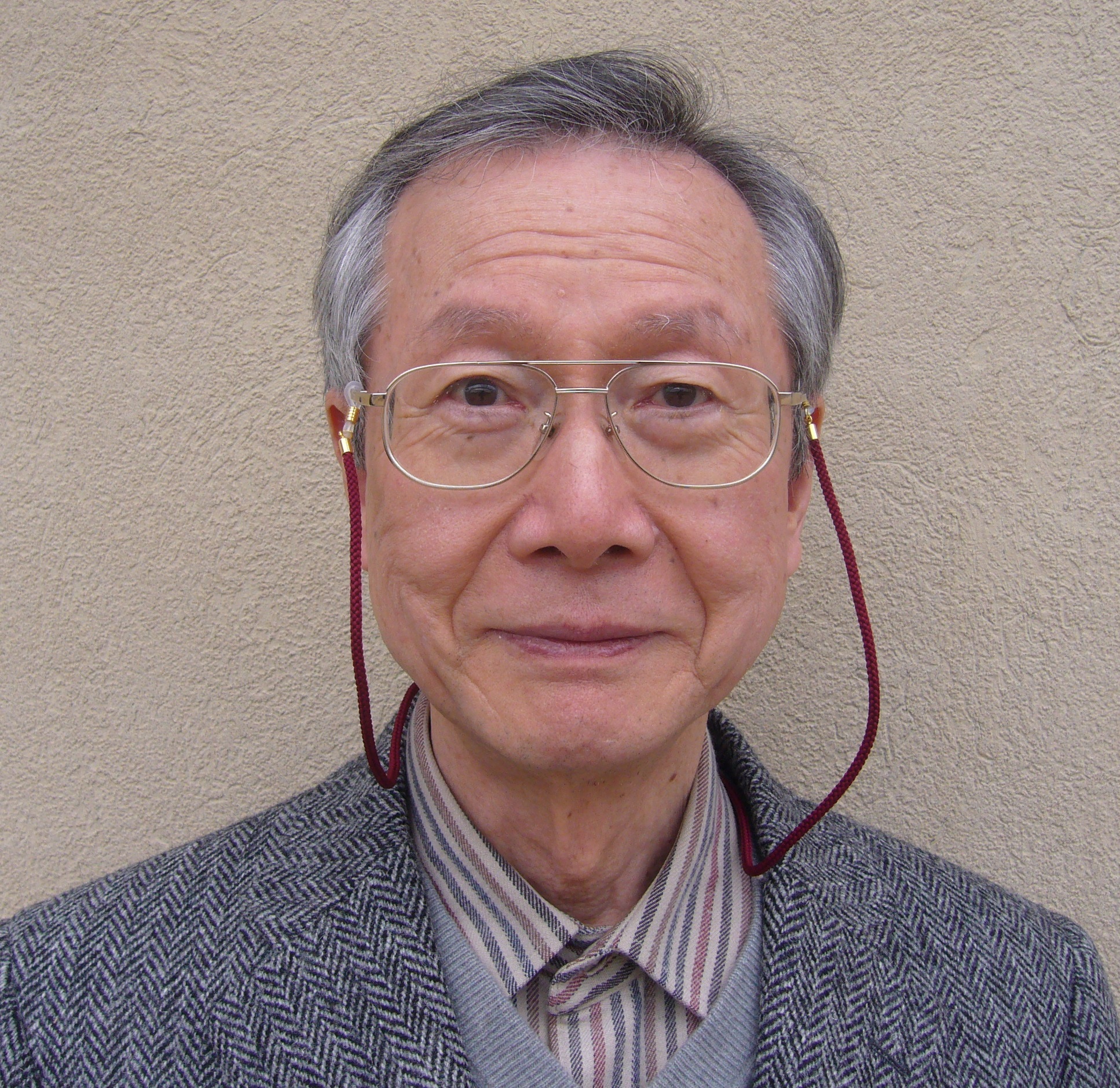 Emeritus Professor Minoru Ozima received the Order of the Sacred Treasure, Gold Rays with Rosette.